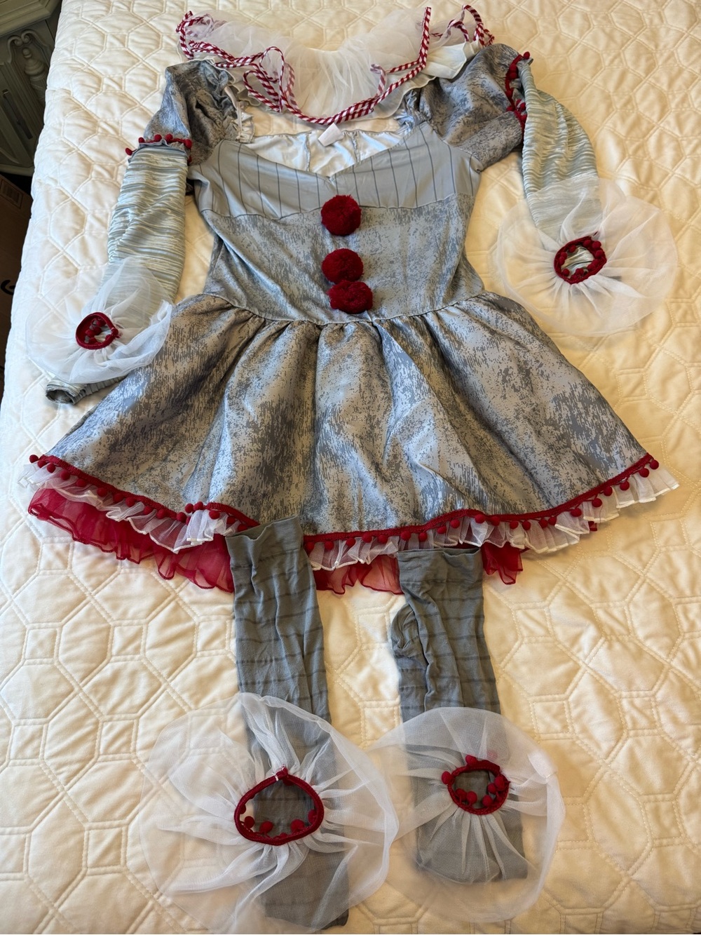 Women’s It Chapter 2 Pennywise Halloween Costume.